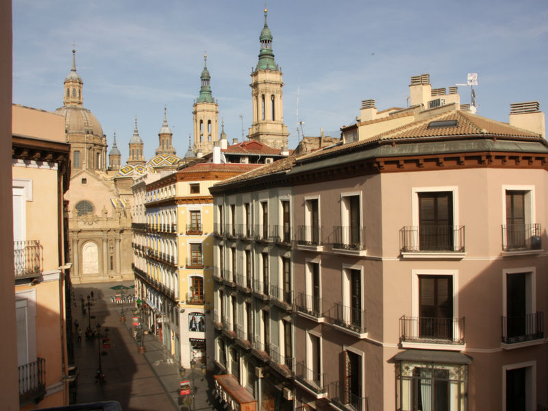 Dos Torres Pilar Suites- Balcones Con Vistas A La Ciudad Saragoça Exterior foto